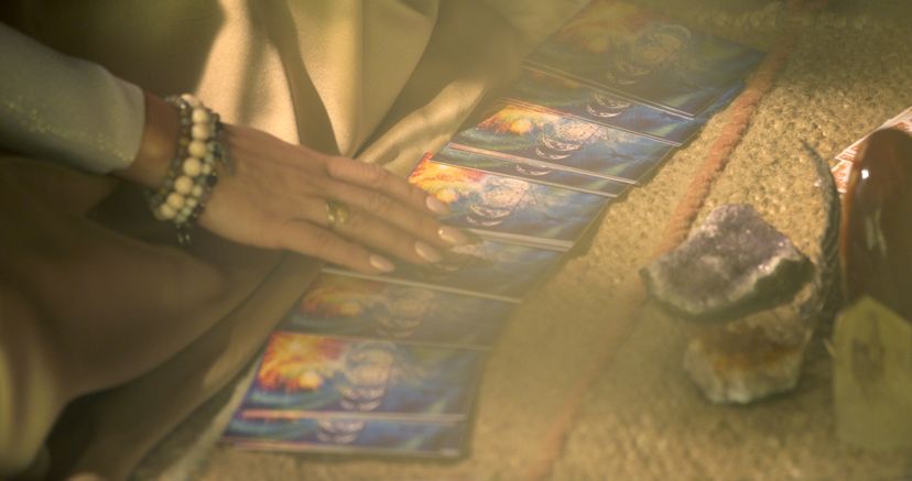 How to Interpret Tarot 10: Unlocking the Secrets of the Ten of Pentacles